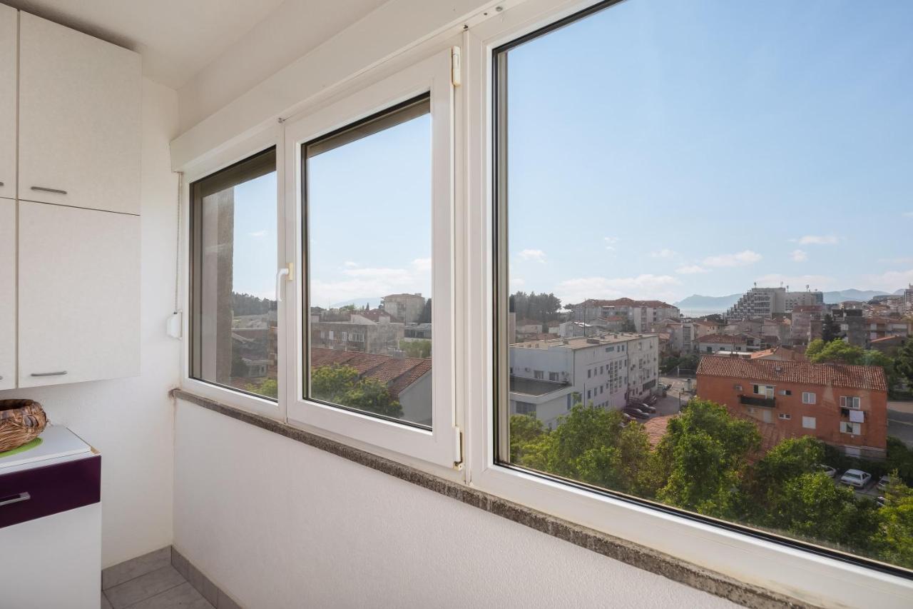 Edita - Apartment In Town Centre Макарска Экстерьер фото