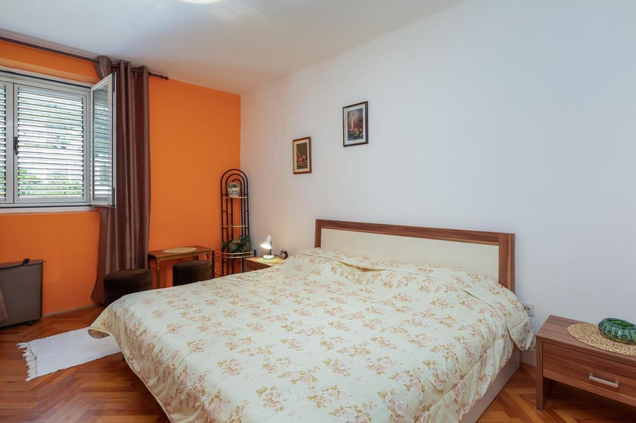 Edita - Apartment In Town Centre Макарска Экстерьер фото