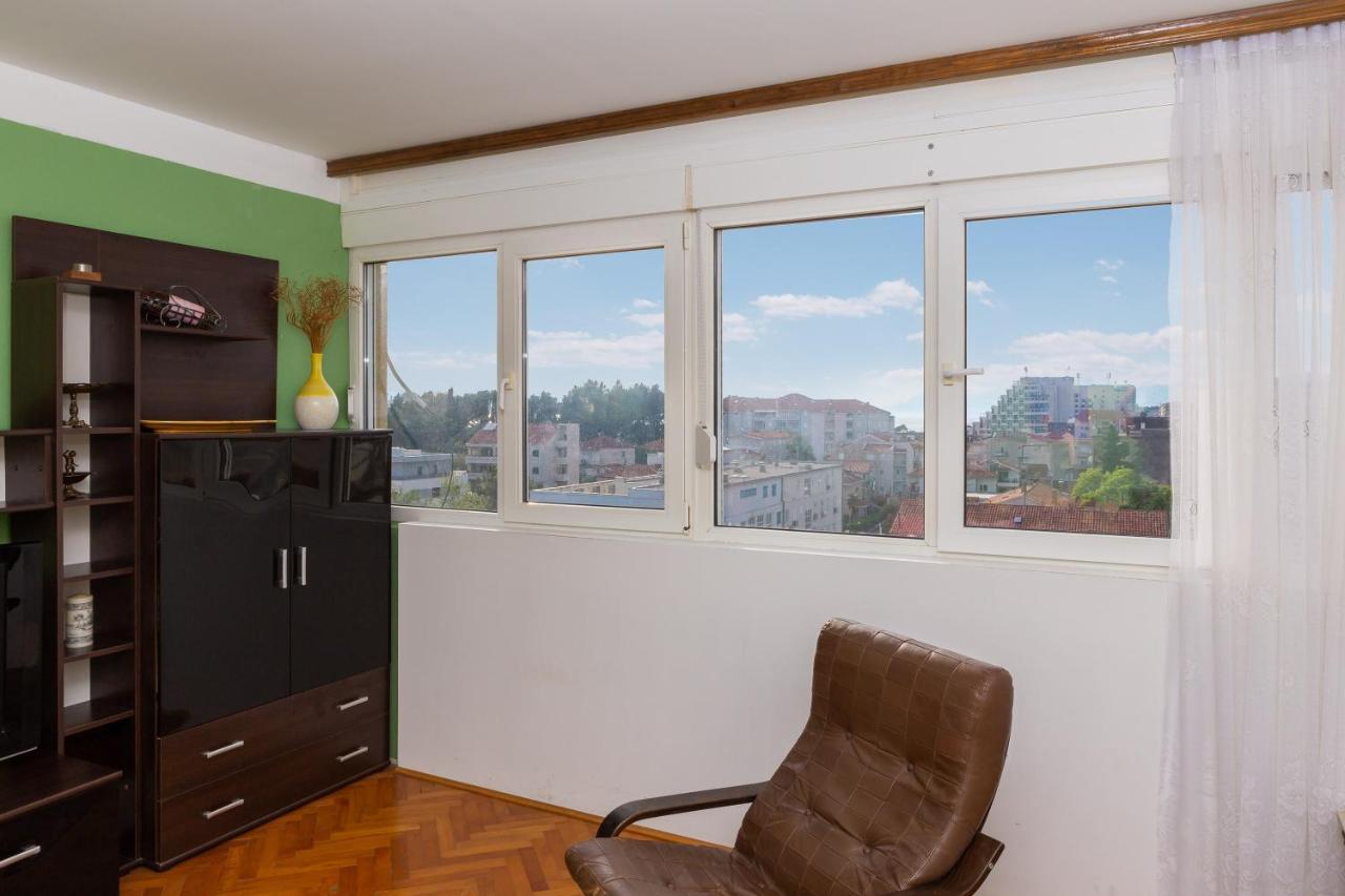 Edita - Apartment In Town Centre Макарска Экстерьер фото